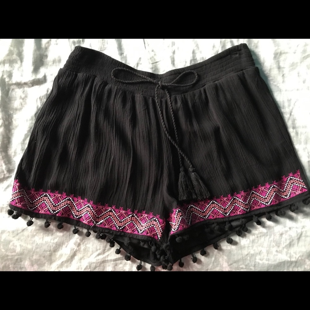 Francesca’s Embroidered Short